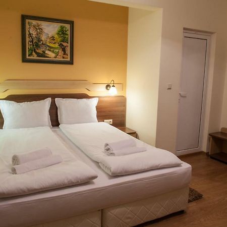 Family Hotel Balkanci Узана Екстериор снимка