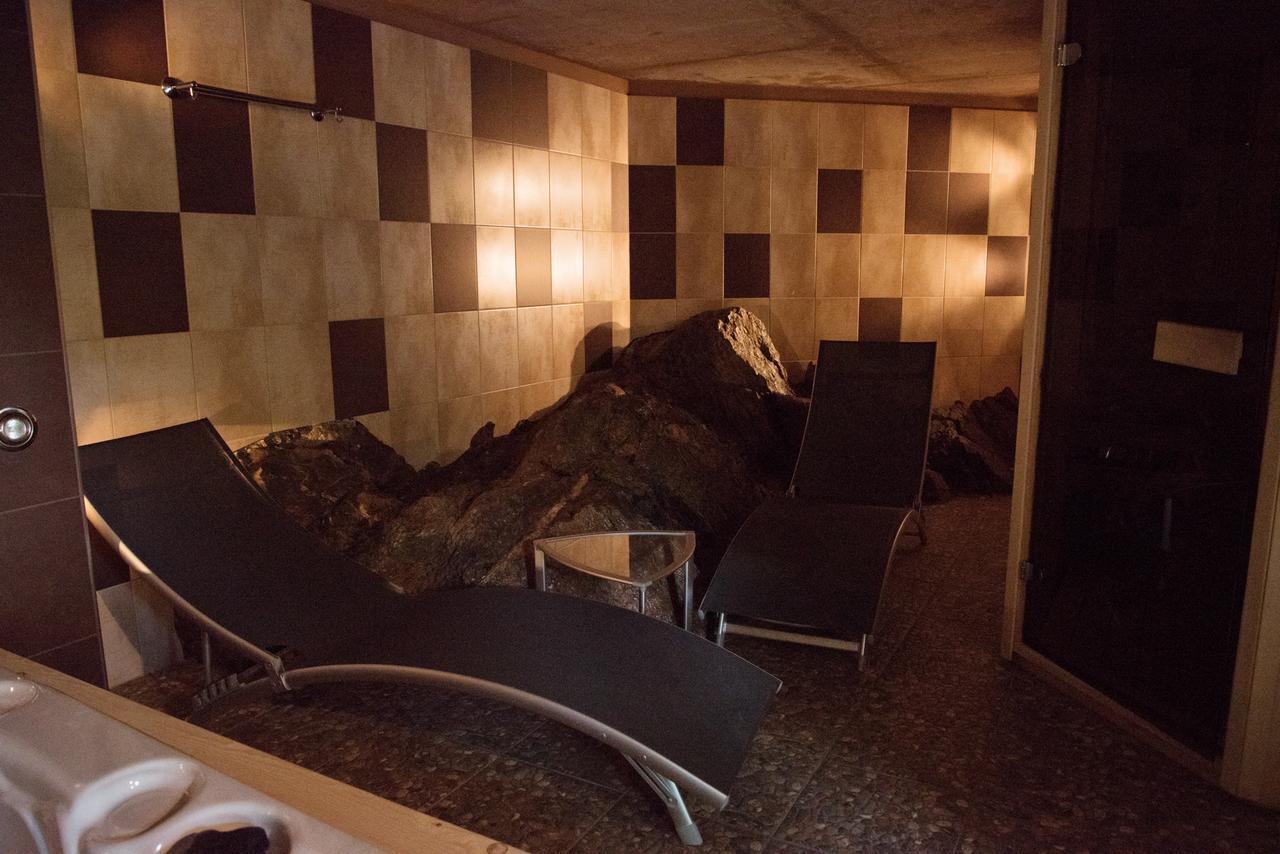 Family Hotel Balkanci Узана Екстериор снимка